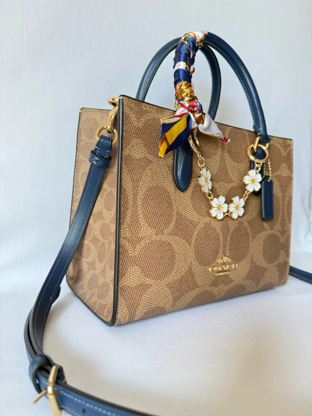 NWT Coach Maggie Small Tote Signature Tan/deep blue Gold hardware crossbody - Picture 3 of 10